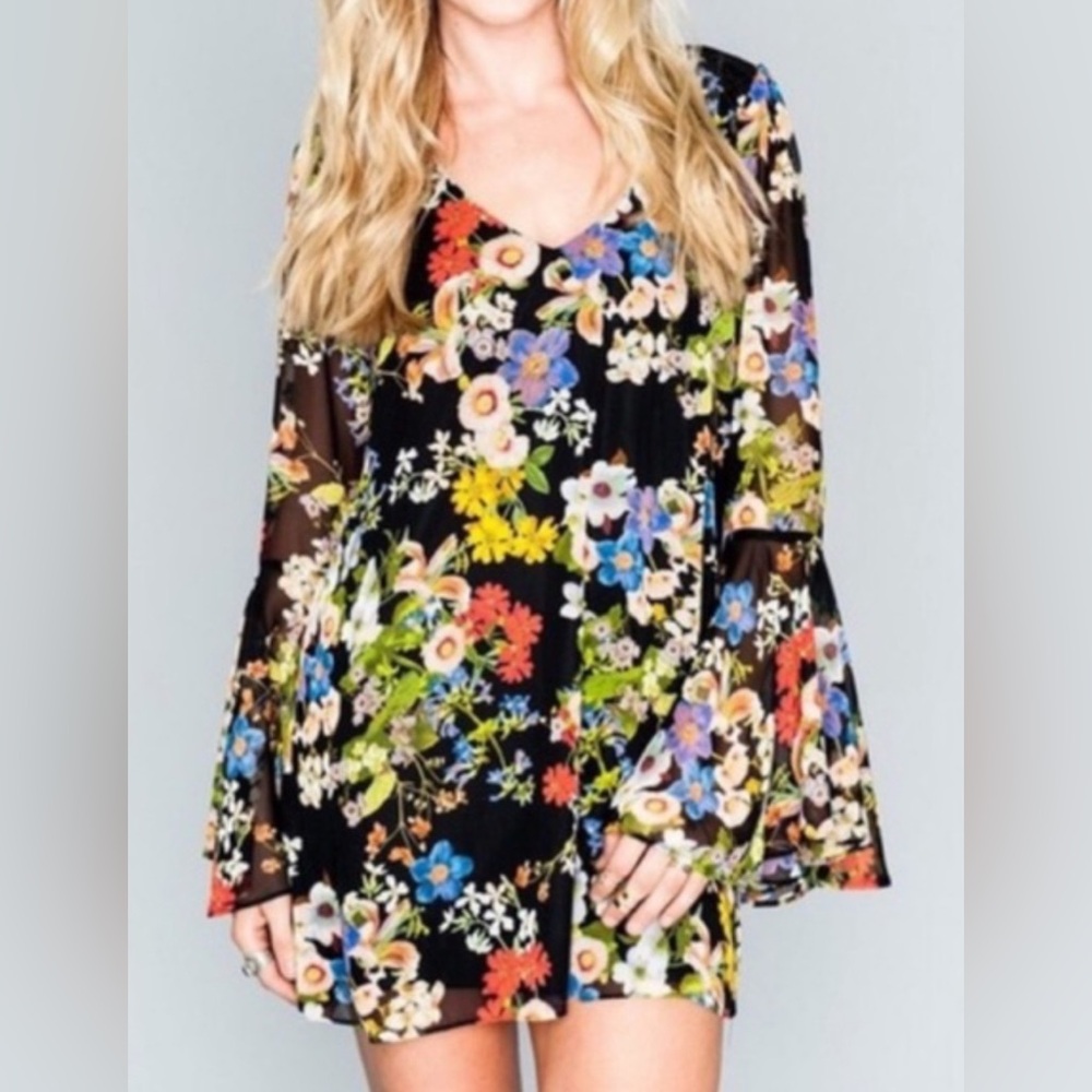 EUC Show Me Your Mumu Barry Bell Sleeve Dress in Black Floral